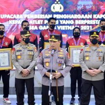 Kapolri Berikan Penghargaan ke Atlet Polri yang Sumbang Medali untuk Indonesia di Sea Games